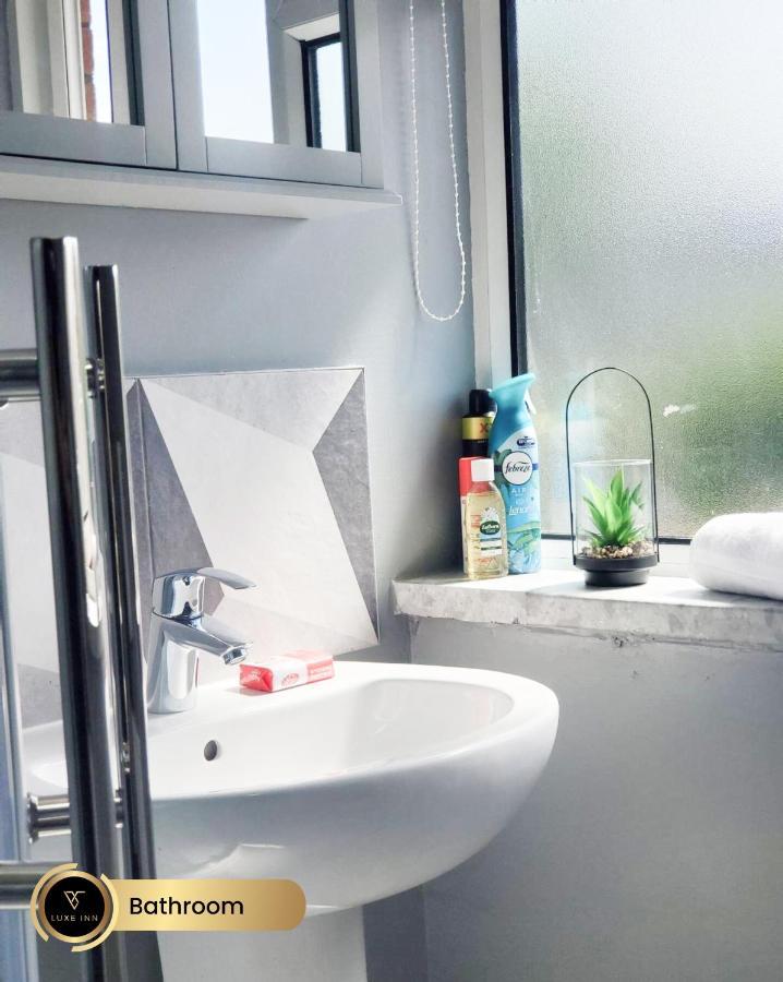 Nr Birmingham City Centre, 5 Bed, Luxe Inn Exterior foto